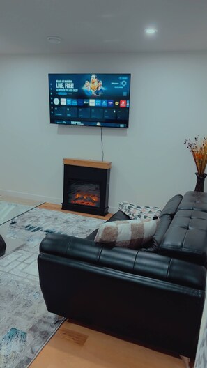 Interior - Lucas Cozy basment 1 (Edmonton)