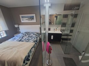 1 chambre, fer et planche à repasser, accès Internet, draps fournis