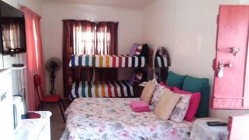 7 bedrooms, iron/ironing board, Internet, bed sheets