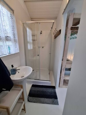 Bathroom - Petite Cottage Plett (Plettenberg Bay)