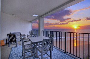 Outdoor dining - Walk to Beach + Pool Access | Beachfront Condo + Oceanview | 313 Seascape (Isle Of Palms)