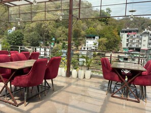 Restaurant - SUNBURRY HOTEL TAPOVAN RISHIKESH (Rishikesh)