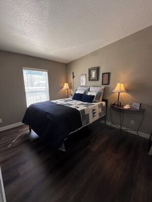 Room - 4 bedroom Star Gazer Cabin in peaceful Munds Park (Munds Park)