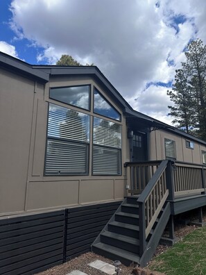 Exterior - 4 bedroom Star Gazer Cabin in peaceful Munds Park (Munds Park)