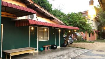 Double Room, Non Smoking, Private Bathroom | Bahagian luar
