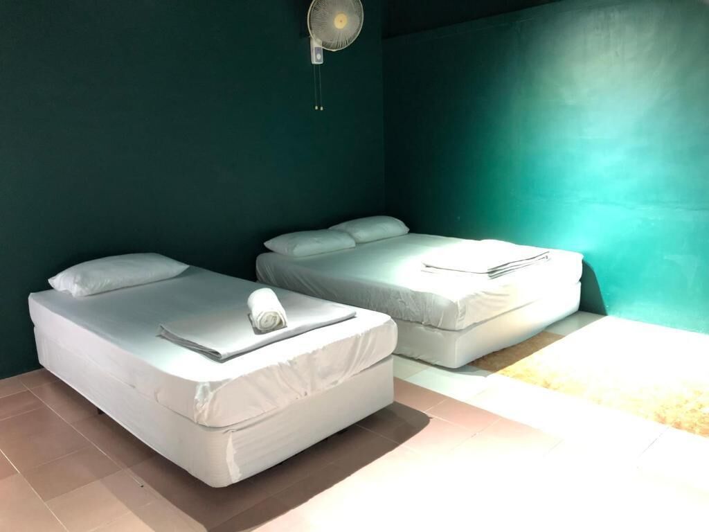 Triple Room, Non Smoking, Private Bathroom