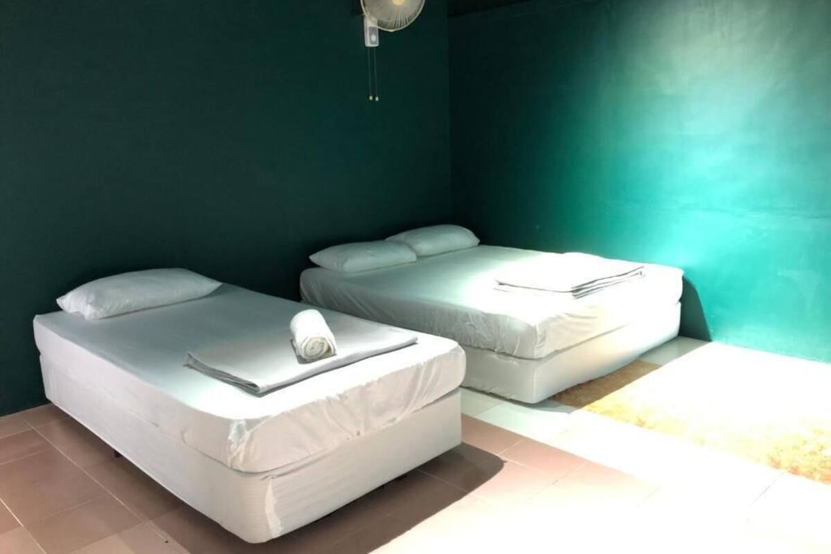 Triple Room, Non Smoking, Private Bathroom