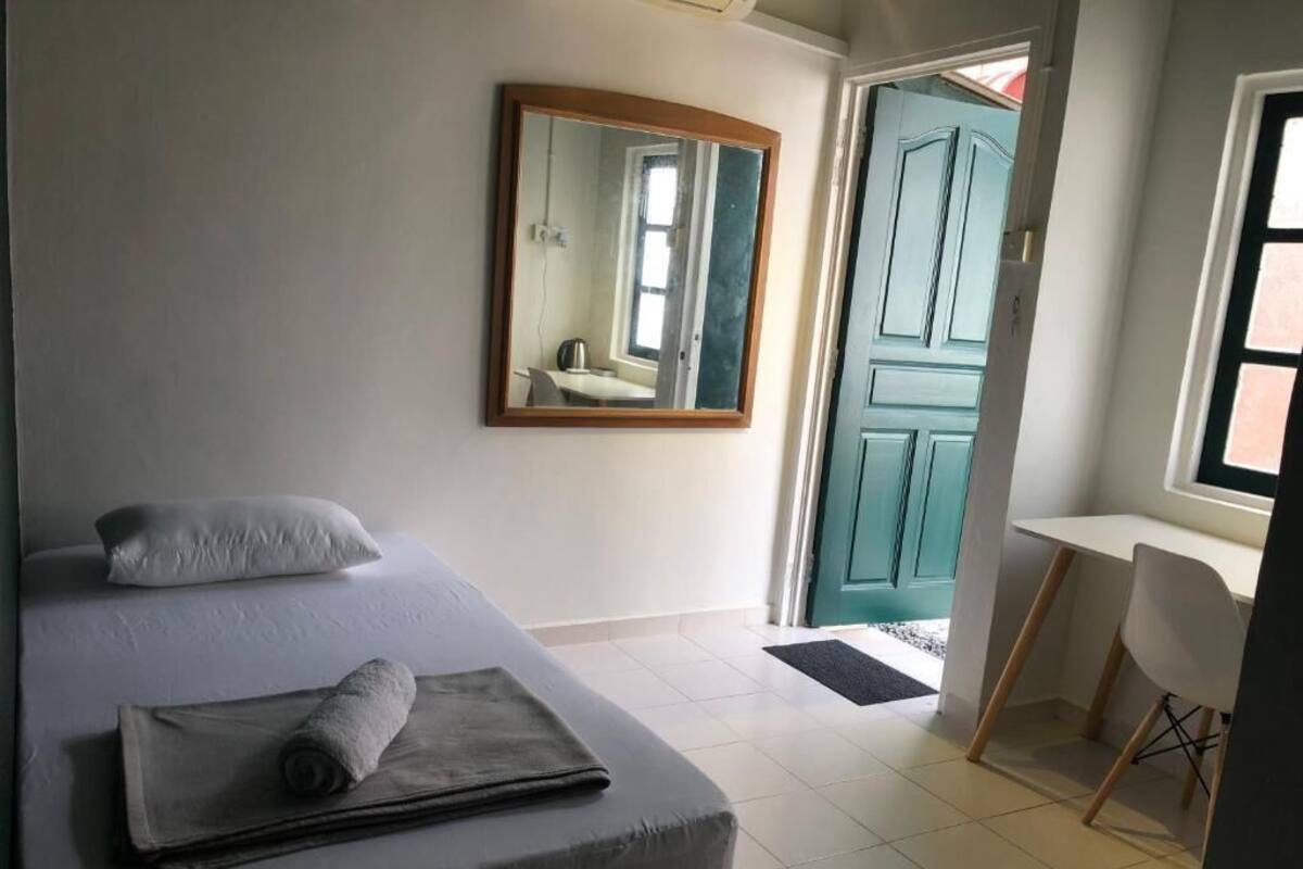 Single Room, Non Smoking, Private Bathroom