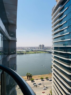 Property grounds - Luxury hotel apartment with a charming view of the Nile and the pyramids (Cairo Governorate)