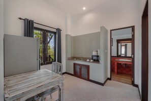 Dining - 1 Bedroom with living room and kittchenette 700meters to Rawai beach (Phuket)