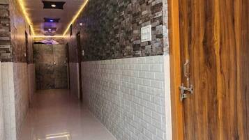 ํจ๋ฐ๋ฆฌ ์ฟผ๋๋ฃธ | ๋ด๋ถ