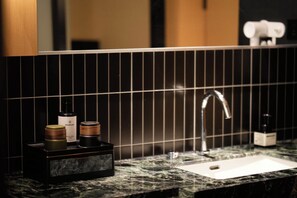 Comfort Double Room, City View | Bathroom - SFEEL Design Hotel Hangzhou Xihu (Hangzhou)