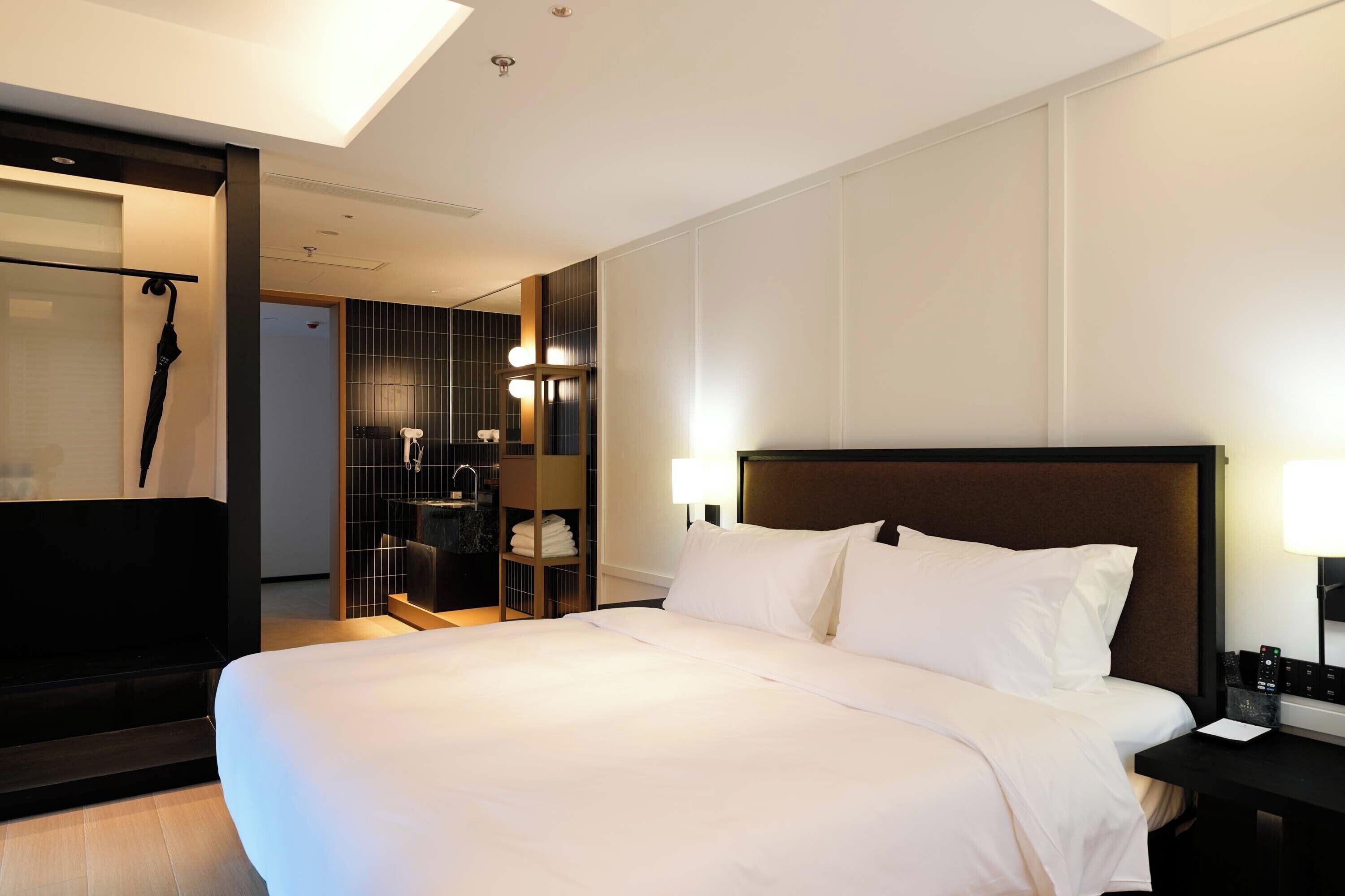 Quarto casal romântico, vista para a cidade