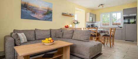 TV, fireplace, stereo
