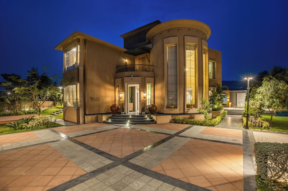 ELIVAAS Noahs Ark 3BHK Villa with Pool - Bhangarh