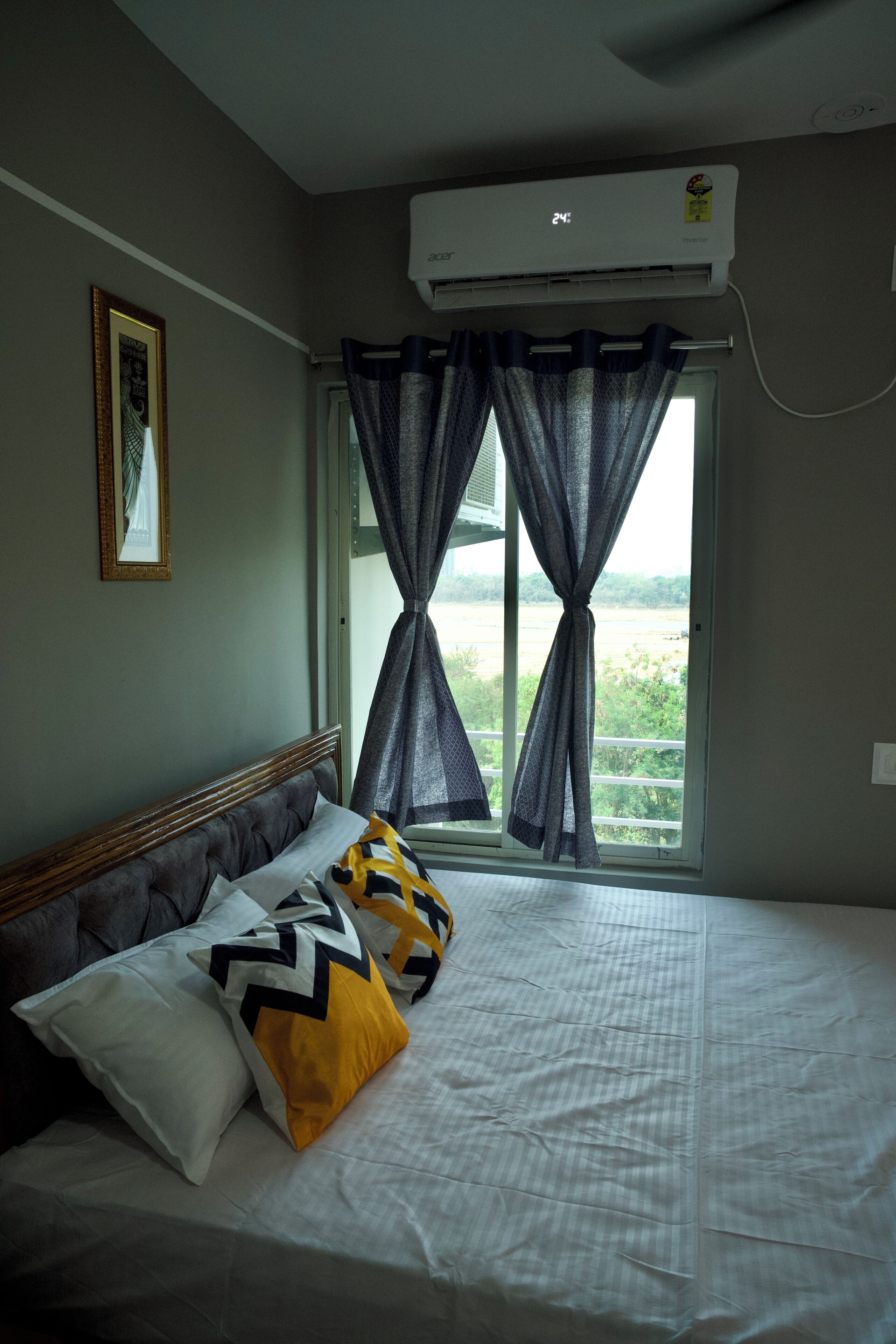 Suíte, sacada, vista para a cidade