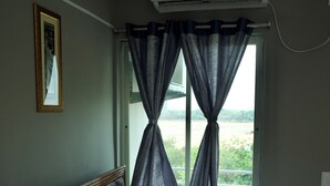 Ảnh chưa phân loại, 4 trong số 17 ảnh, nút