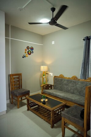 Suite, Balcony, City View | Living area - Hotel Meera Palace (Bhubaneswar)