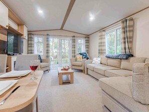 Living area - Mabel - Kelling Heath Holiday Park - 20957 (Holt)