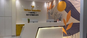 Yellow Sapphire Hotel DLF Cyber City