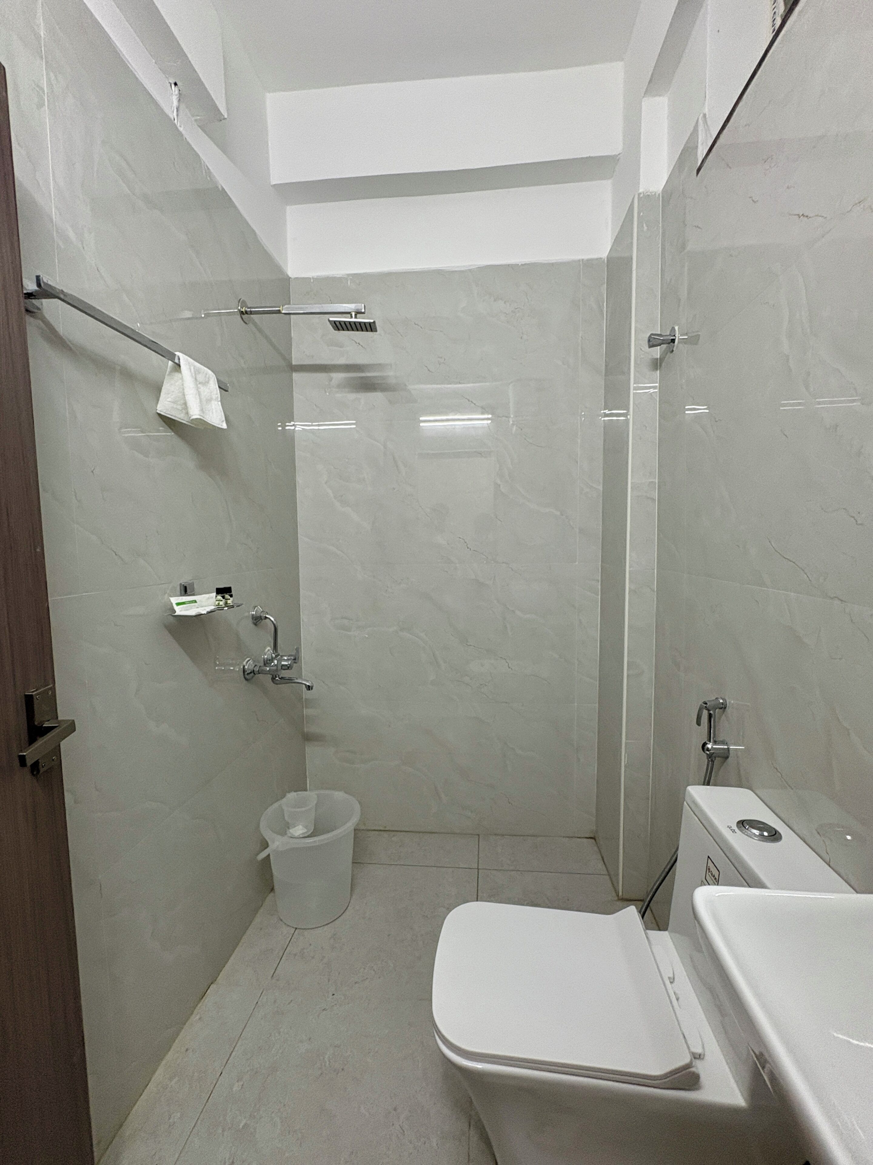 Deluxe Room | Bathroom