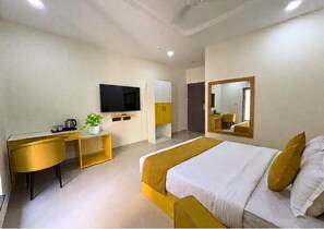Executive Room - Yellow Sapphire Hotel DLF Cyber City (Hyderabad)