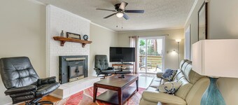 Quiet Family Home w/ Yard! 9 Mi to Dtwn Greenville