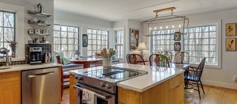 Charming Dorset Cottage Nestled in the Treetops