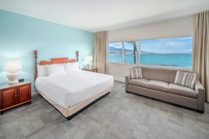 Room - Everything You Need For The Perfect Vacation! Outdoor Pool, Oceanfront! (Kahului)