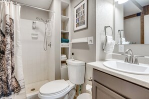 Towels - Silverthorne Condo w/ Balcony: Hike, Fish & Golf! (Silverthorne)