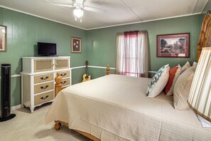 3 bedrooms, bed sheets