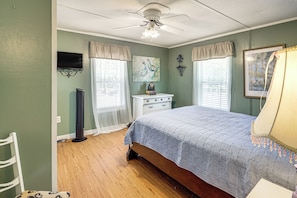 3 bedrooms, bed sheets