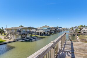 Property grounds - Canal-Front Home w/ Dock, 1 Mi to Sea Isle Beach! (Galveston)