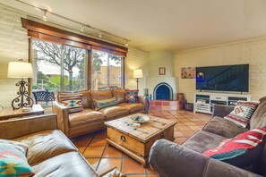 TV, fireplace, DVD player, books - 11-Min Walk to Santa Fe Plaza! Condo w/ Pool (Santa Fe)