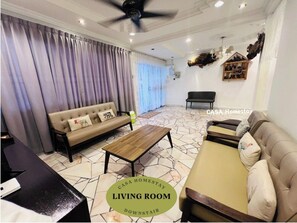 Living area - Casa Homestay Batu Pahat. 
5 minutes to town area like family-friendly,gathering (Batu Pahat)