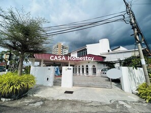 Exterior - Casa Homestay Batu Pahat. 
5 minutes to town area like family-friendly,gathering (Batu Pahat)