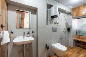 Deluxe Villa, Balcony, City View | Bathroom - Alaya Stays Ramalaya  Villa & Suites (Jaipur)