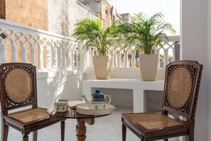 Deluxe Double Room | Tempat makan luar