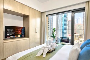 1 bedroom, iron/ironing board, WiFi, bed sheets - Downtown Pulse Artful 1BR with Dubai Mall Access by Maxx Value Homes (Dubai)