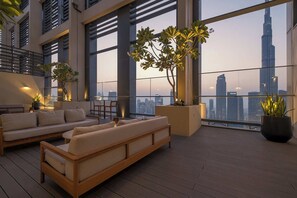 Interior - Downtown Pulse Artful 1BR with Dubai Mall Access by Maxx Value Homes (Dubai)