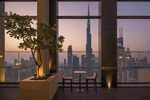 Interior - Downtown Pulse Artful 1BR with Dubai Mall Access by Maxx Value Homes (Dubai)