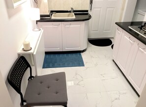 Comfort Studio, City View | Bathroom - Innocondo Extended Stay Jing'an Nanyang (Shanghai)