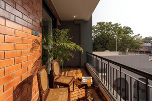Villa de lujo, balcón, vista al patio | Áreas de la propiedad