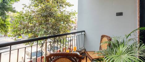 Luxury Villa, Balcony, Courtyard View | Property grounds