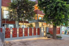 Exterior - Alaya Stays Ramalaya 8BHK with Garden (Jaipur)