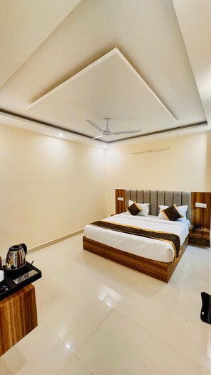 Deluxe Room | Desk, free WiFi - Saritashray Nikunj (Vrindavan)