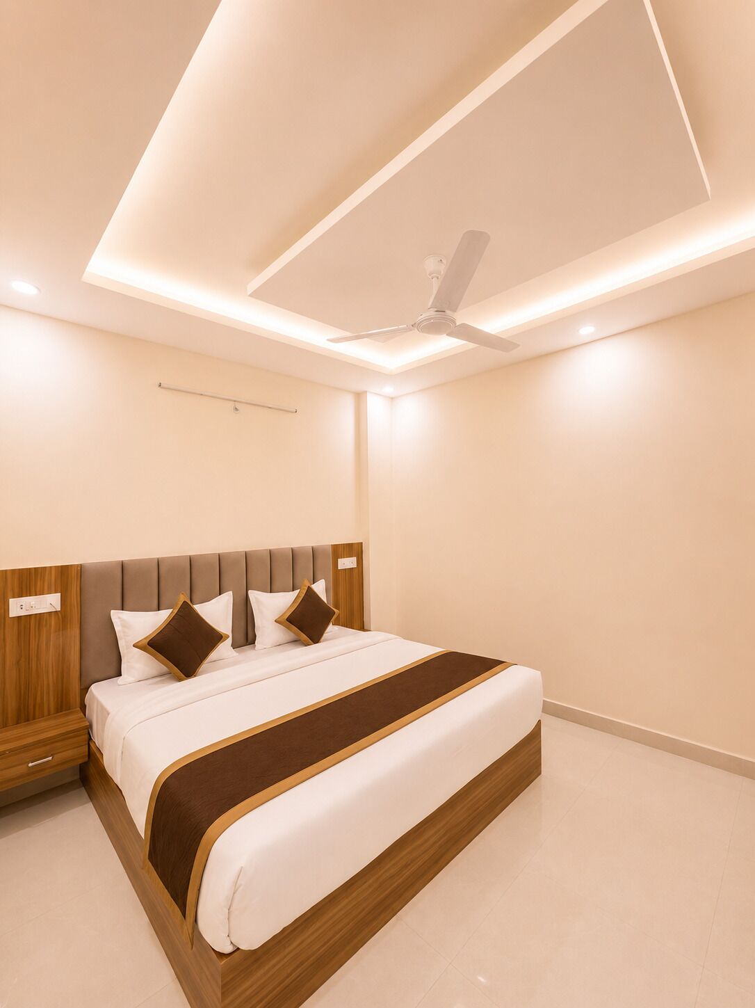 Deluxe Room | Desk, free WiFi