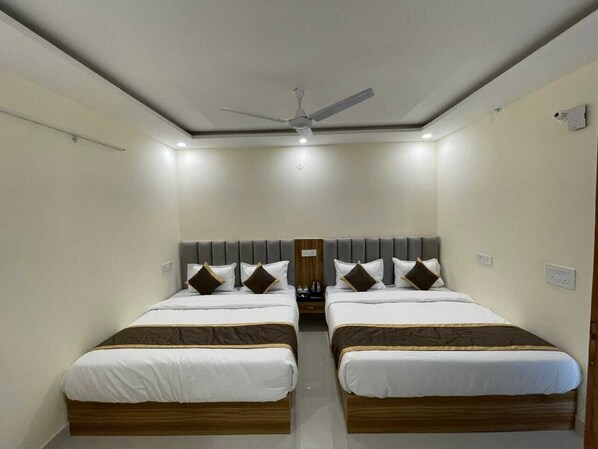 Desk, free WiFi - Saritashray Nikunj (Vrindavan)