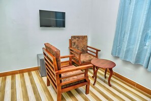 Luxury Double Room, City View | Interior