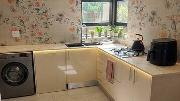 Rumah, 1 kamar tidur, akses difabel, Boleh Merokok | Laundry